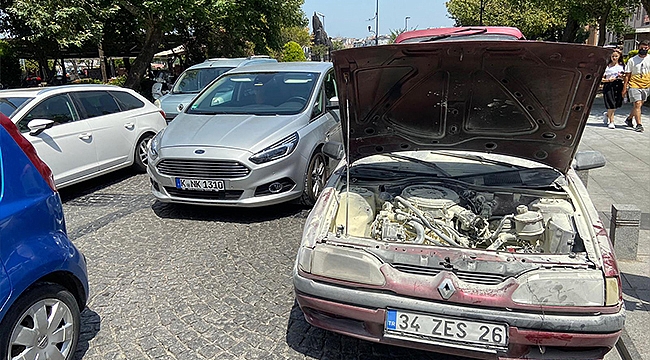 ARAÇ KUYRUĞUNDA YANDI!