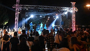 "MÜZİK GECELERİ" JÜLİDE ÖZÇELİK, FOYA VE SARPEDON KONSERLERİ İLE DEVAM ETTİ