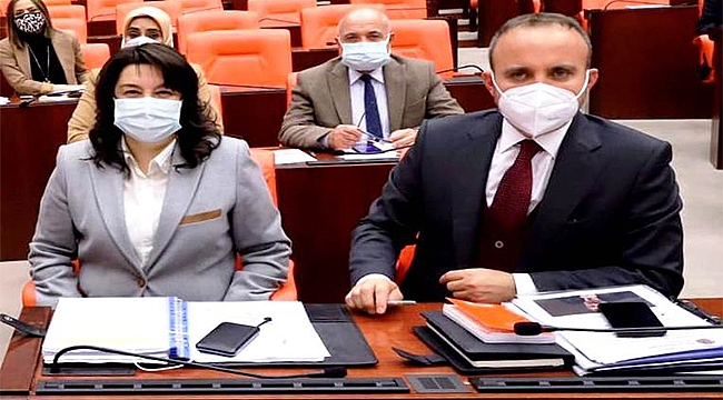 "ŞEHİTLERİMİZİ VE GAZİLERİMİZİ RAHMETLE VE SAYGIYLA YAD EDİYORUZ"