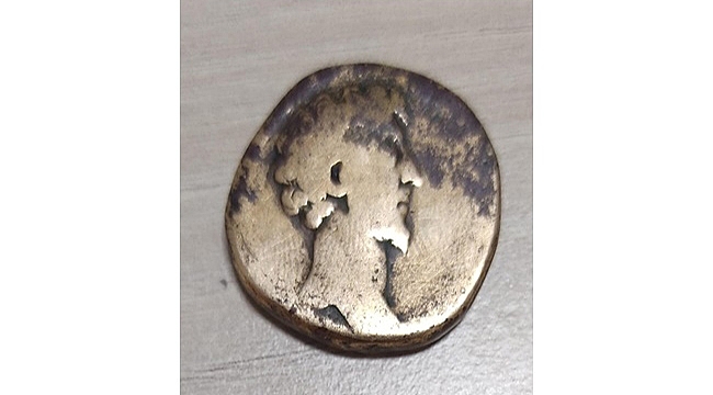 TARİHİ ESER NİTELİĞİ TAŞIYAN KAÇAK SİKKEYE EL KONULDU!