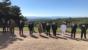 YENİ ZELANDA ANITI'NDA ÇELENK SUNMA TÖRENİ YAPILDI