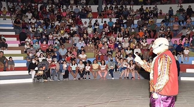 ÇAN BELEDİYESİNİN DÜZENLEDİĞİ TİYATROYA BÜYÜK İLGİ