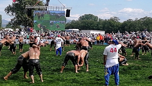 ÇTSO, BAYRAMİÇ MEHMET AKİF ERSOY YAĞLI GÜREŞ ETKİNLİKLERİNE KATILDI