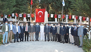 LAPSEKİ'NİN DÜŞMAN İŞGALİNDEN KURTULUŞU TÖRENLERLE KUTLANDI