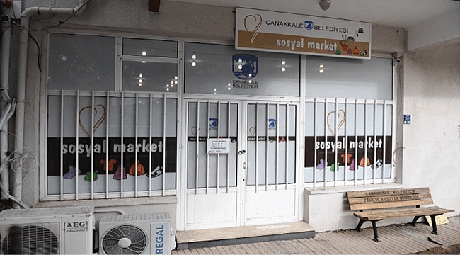 SOSYAL MARKET İHTİYAÇ SAHİBİ ÖĞRENCİLERİN DE YANINDA