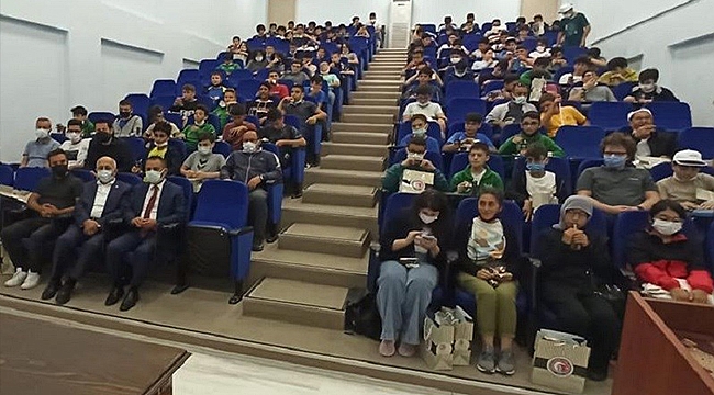 VALİ AKTAŞ, HATİP LİSESİ ÖĞRENCİLERİ İLE BİR ARAYA GELDİ