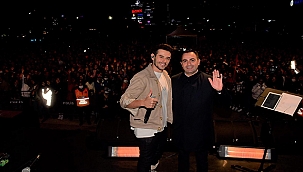 BİGA'DA CUMHURİYET'İN 98'İNCİ YILI COŞKU İÇİNDE KUTLANDI