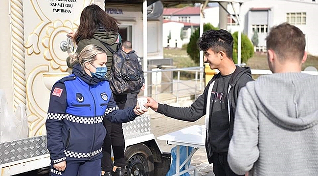 ÇAN BELEDİYESİNDEN ÜNİVERSİTE ÖĞRENCİLERİNE ÇORBA İKRAMI