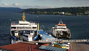 FERİBOT SEFERLERİNE FIRTINA ENGELİ!