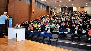 "SİGORTAMIN KOLLARI" TİYATRO SAHNE ALDI