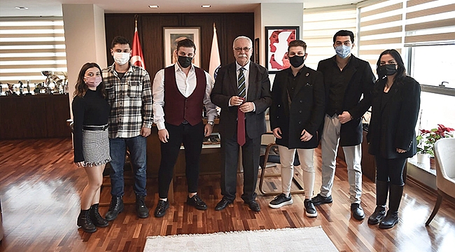 ÇOMÜ ÖĞRENCİ KONSEYİNDEN BAŞKAN GÖKHAN'A ZİYARET
