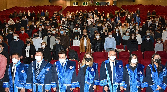DİŞ HEKİMLİĞİ FAKÜLTESİ ÖNLÜK GİYME TÖRENİ GERÇEKLEŞTİRİLDİ