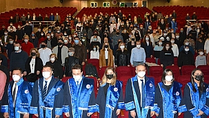 DİŞ HEKİMLİĞİ FAKÜLTESİ ÖNLÜK GİYME TÖRENİ GERÇEKLEŞTİRİLDİ