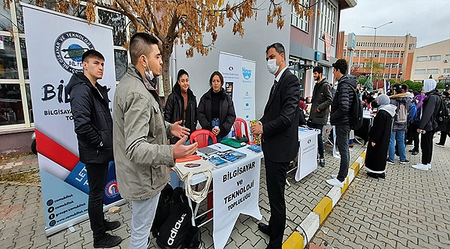 İŞKUR TÜM BİRİMLERİYLE KAMPÜSTE ÖĞRENCİLERLE BİR ARAYA GELİYOR 