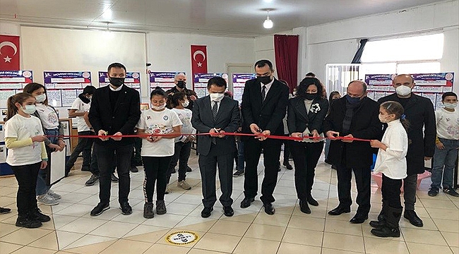 AKÇAPINAR ORTAOKULUNDA "TÜBİTAK 4006 BİLİM" FUARI AÇILDI