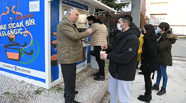 BAŞKAN GÖKHAN ÖĞRENCİLER İLE ÇORBA İÇTİ