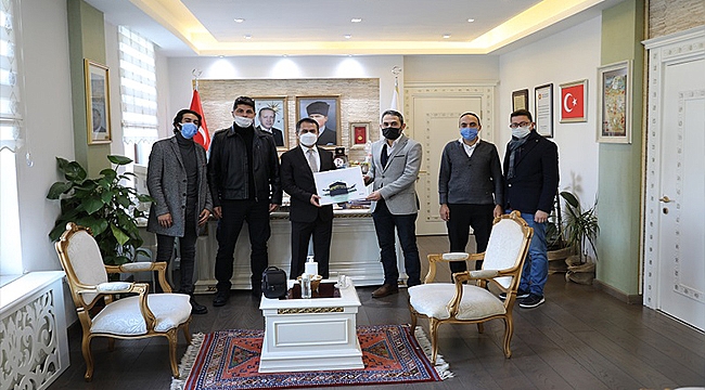 ÇANAKKALE ANADOLU GENÇLİK DERNEĞİ'DEN VALİ AKTAŞ'A ZİYARET
