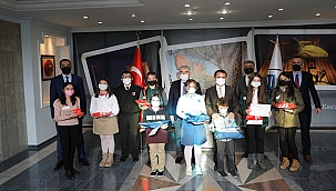 DERECEYE GİREN ÖĞRENCİLER ÖDÜLLENDİRİLDİ