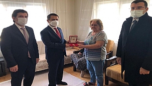 İLHAMİ AKTAŞ MERHUM KAHRAMANIMIZIN AİLESİNİ ZİYARET ETTİ