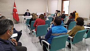 MÜDÜR BAŞTÜRK SAĞLIK EMEKÇİLERİ İLE BİR ARADA