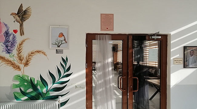 RESAM KAPUSUZ'UN RESMİ, ERCAN ADSIZ SALONU'NA ASILDI