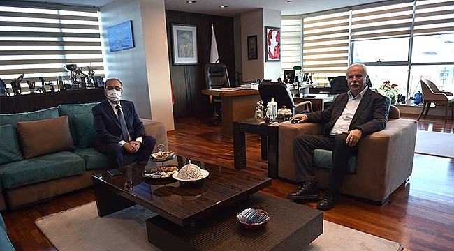 BAŞKAN GÖKHAN ÖZACAR'I MAKAMINDA AĞIRLADI
