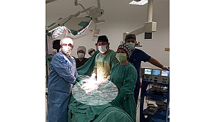 BÖBREĞİNDEN 3 KİLO AĞIRLIĞINDA TÜMÖR ÇIKARILDI