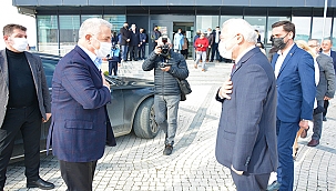 ESKİ ULAŞTIRMA VE ALTYAPI BAKANI LAPSEKİ'DE