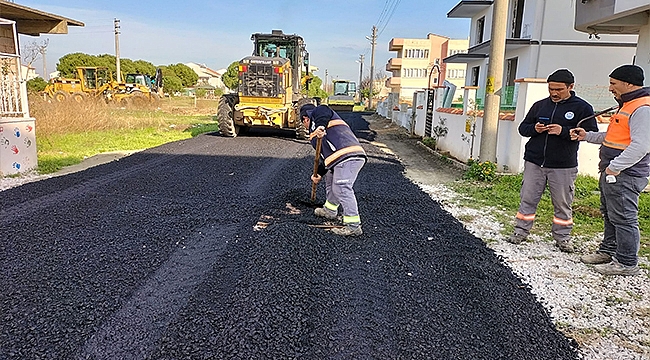 LAPSEKİ'YE 800 TON SICAK ASFALT DÖKÜLÜYOR