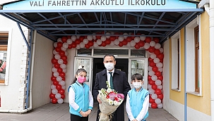 VALİ AKTAŞ, ÇOCUKLARIN KARNE HEYECANINI PAYLAŞTI