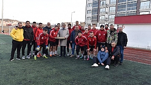 SPORCULARA BAKLAVA İKRAMI