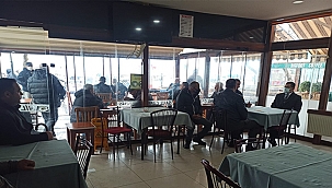 VALİ AKTAŞ, VATANDAŞLARLA BİR ARAYA GELEREK PİLAV HAYRINA KATILDI