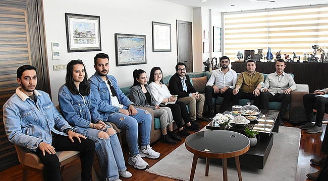 BAŞKAN GÖKHAN GENÇLERİ AĞIRLADI