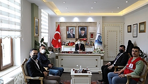 TÜRKİYE KIZILAY DERNEĞİ ÇANAKKALE ŞUBESİ YENİ YÖNETİMİNDEN VALİ AKTAŞ'A ZİYARET