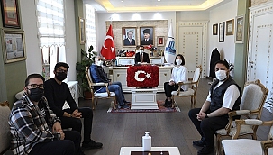 ÇANAKKALE BİSİKLET PLATFORMU GÖNÜLLÜLERİ VALİ AKTAŞ'I ZİYARET ETTİ