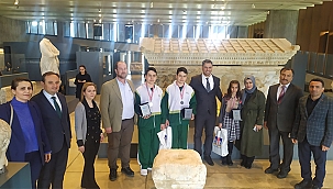 İŞKUR, HAYALİNDEKİ SEN CV YARIŞMASINDA ORTAOKUL ÖĞRENCİLERİ İLE BULUŞTU