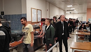 VALİ AKTAŞ, İFTARINI NUSRAT ERKEK ÖĞRENCİ YURDU'NDA YAPTI