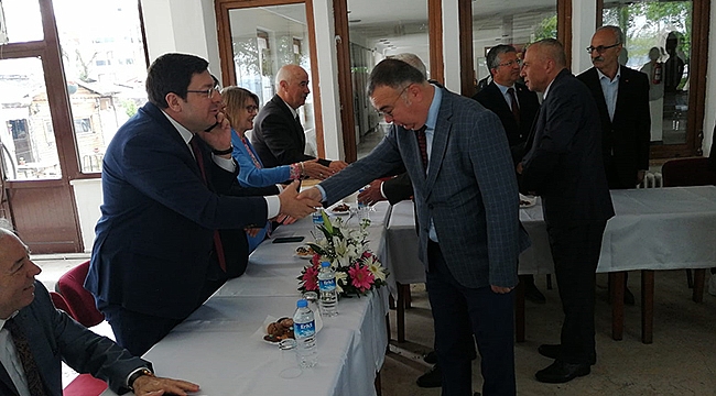 CHP'LİLER BAYRAMLAŞTI