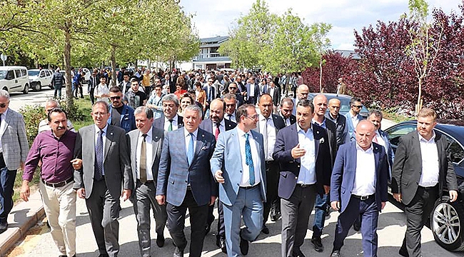 "SESLERİ OLMAYA DEVAM EDECEĞİZ"