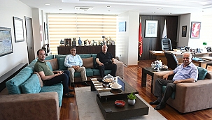 BAŞKAN GÖKHAN KONUKLARINI MAKAMINDA AĞIRLADI