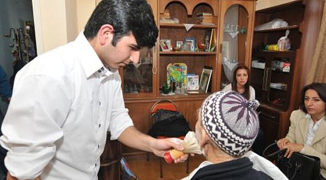 EVDE BERBER HİZMETİ DEVAM EDİYOR