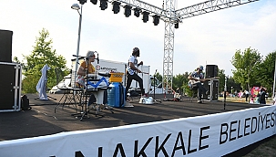 ÖZGÜRLÜK PARKI'NDA UÇURTMA ŞENLİĞİ VE FUNG İSTANBUL KONSERİ