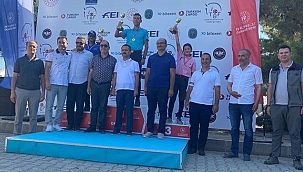ULUSLARARASI VE ULUSAL ATLI DAYANIKLILIK YARIŞMALARI ÖDÜL TÖRENİ DÜZENLENDİ