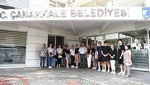 BAŞKAN GÖKHAN ÇANAKKALELİ GENÇLERİ B40 ZİRVESİNE UĞURLADI