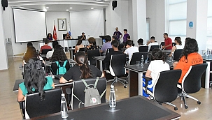 OSNABRÜCK VE ÇANAKKALELİ ÖĞRENCİLERDEN ÜNÜVAR'A ZİYARET