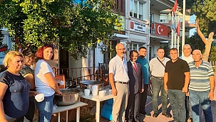VALİ AKTAŞ, CAN ERENLER DERNEĞİNİN AŞURE DAĞITIM ETKİNLİĞİNE KATILDI