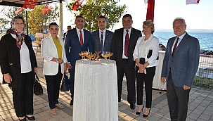 LAPSEKİ'DE 100. YILA ÖZEL RESEPSİYON DÜZENLENDİ