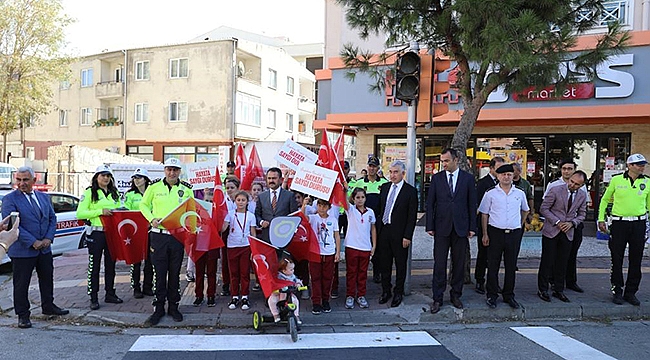 "YAYALARA ÖNCELİK DURUŞU, HAYATA SAYGI DURUŞU"