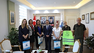 4 EKİM DÜNYA HAYVANLARI KORUMA GÜNÜ NEDENİYLE VALİ AKTAŞ'A ZİYARET