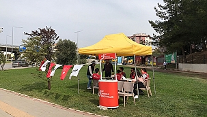 CHP ÇOMÜ'DE BİLDİRİ KİTAPÇIĞI DAĞITTI